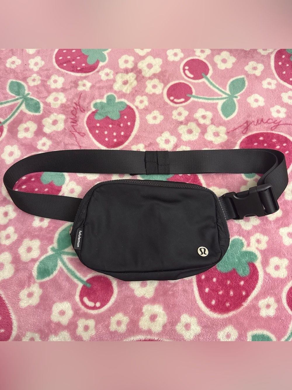 Black Lululemon waist bag